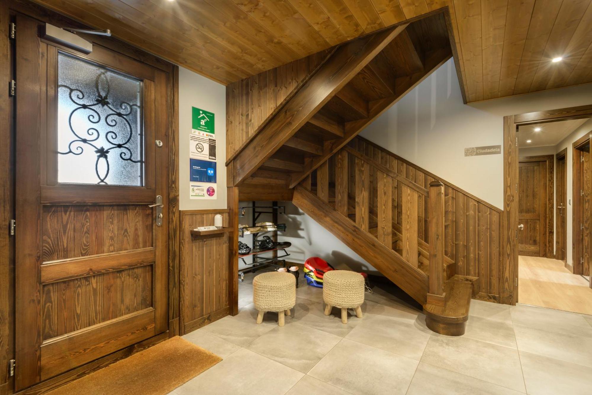 Casa Otal Apartment Jaca Exterior photo